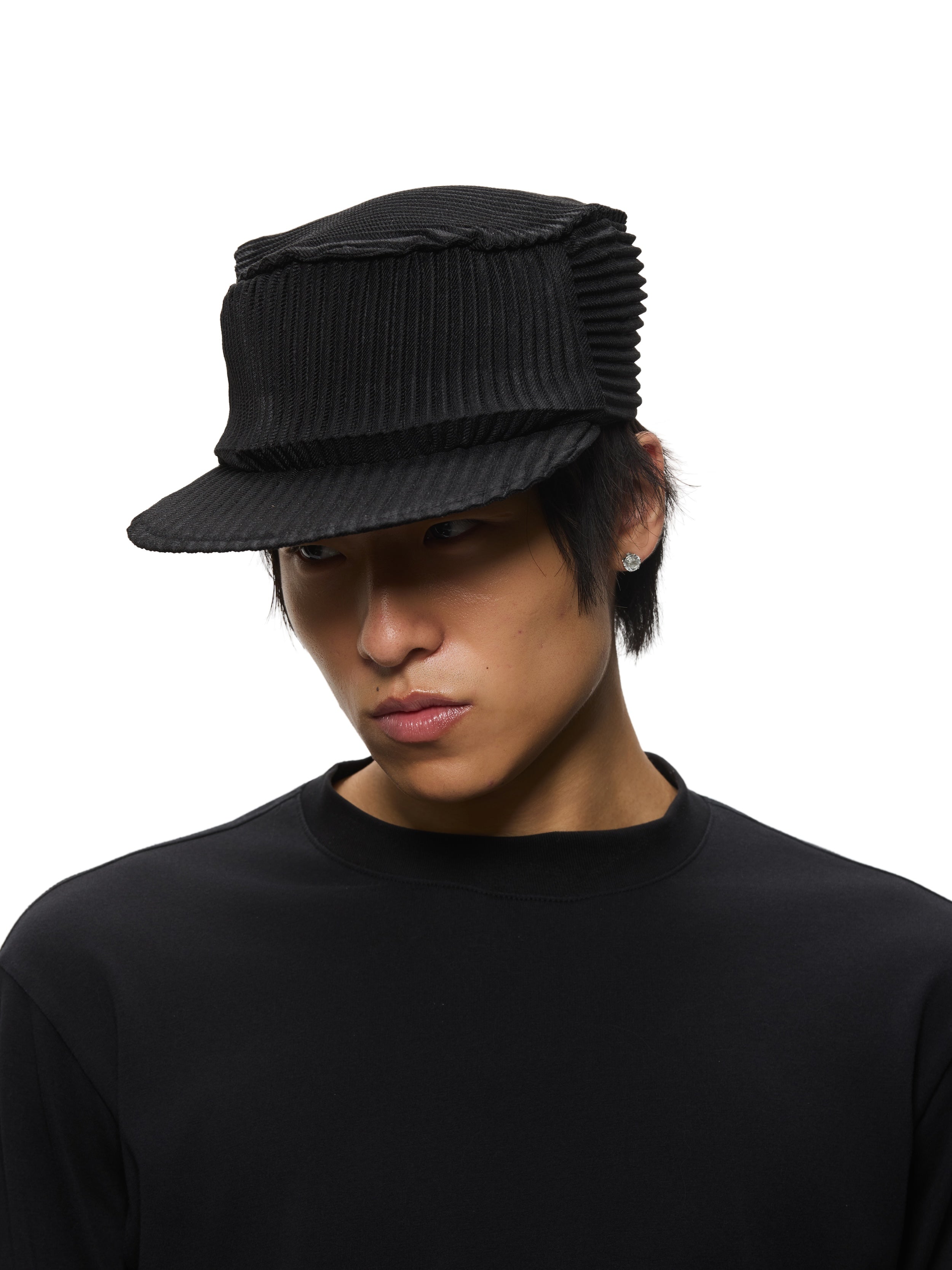 6CRAYON Black Pleated Flat Top Stretch Baseball Cap