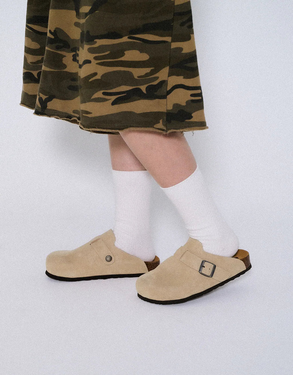 ZIPPER Suede Mules Beige