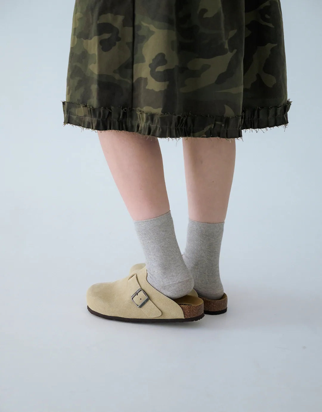 ZIPPER Suede Mules Beige