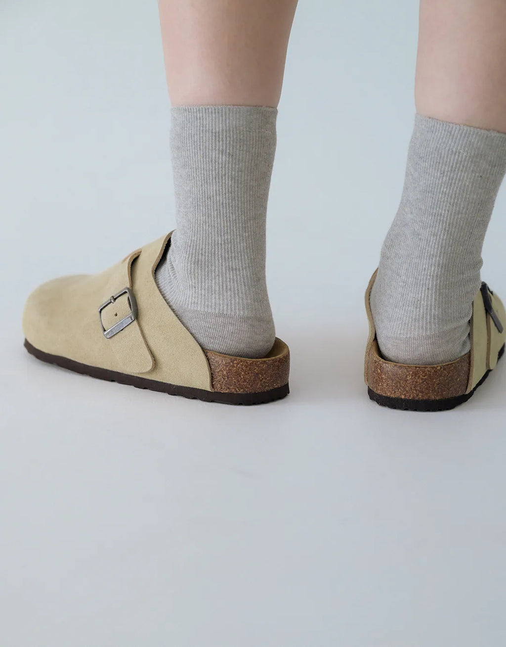 ZIPPER Suede Mules Beige