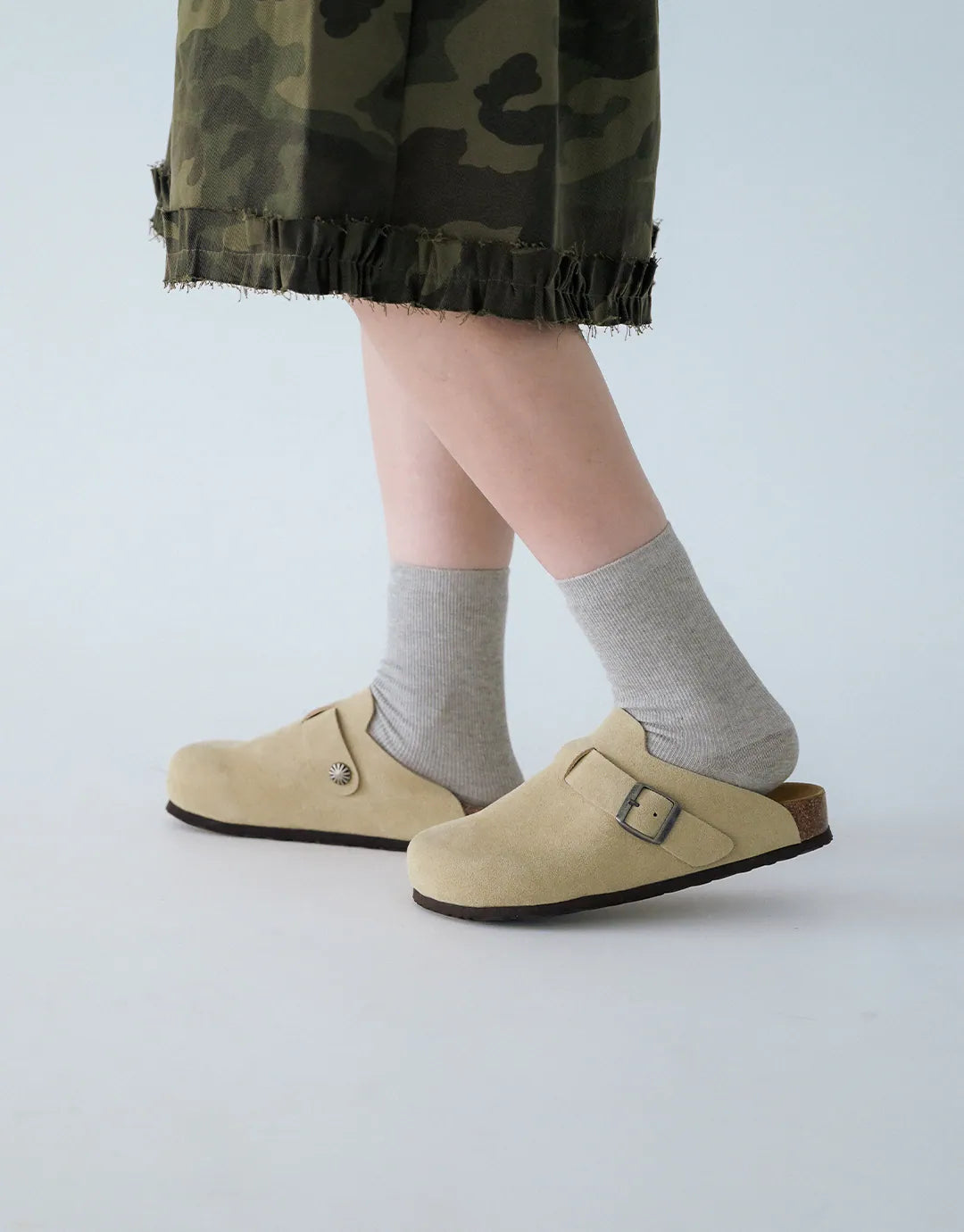ZIPPER Suede Mules Beige