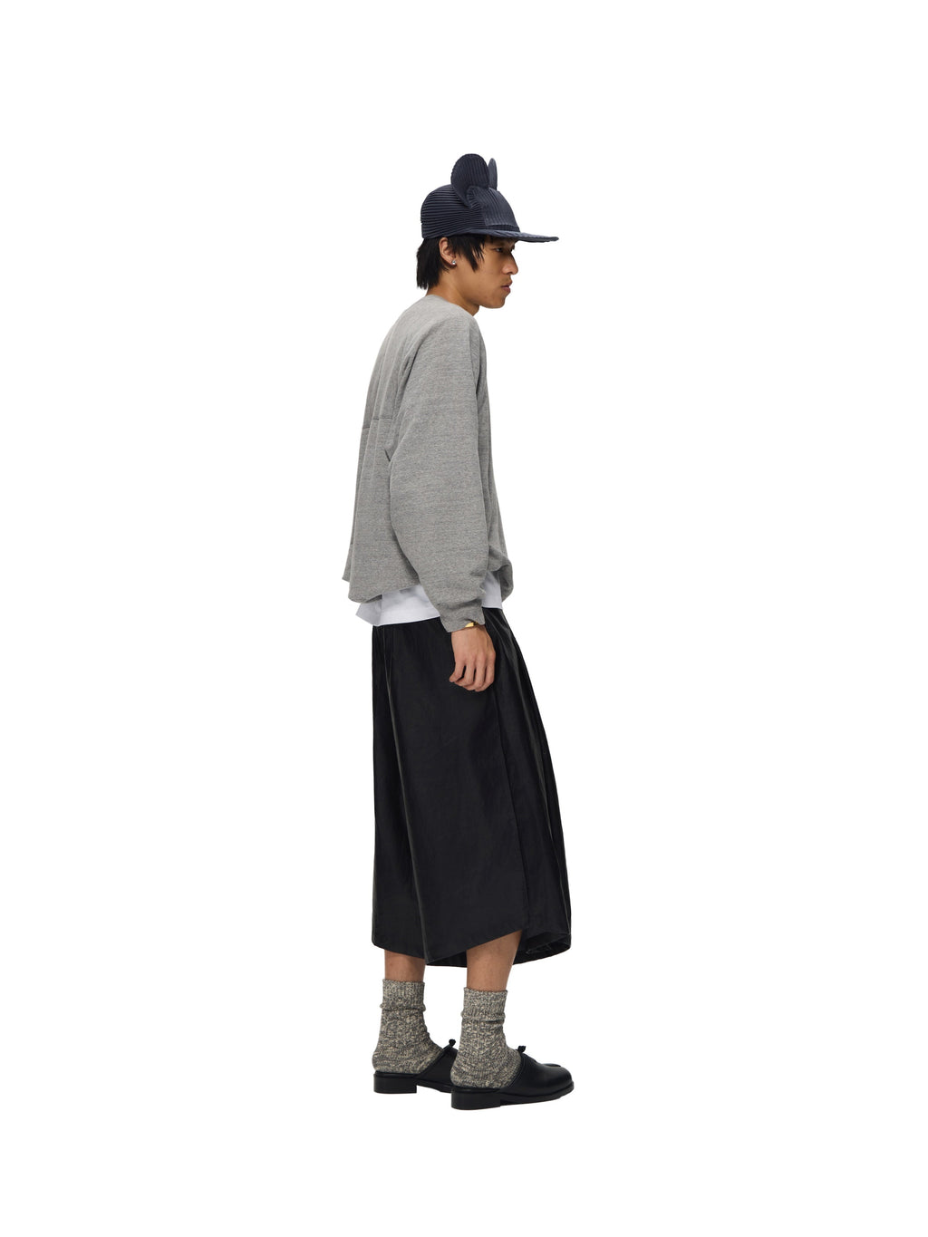 6CRAYON Unisex Black Elastic Waist Spliced Pleated PU Leather Shorts