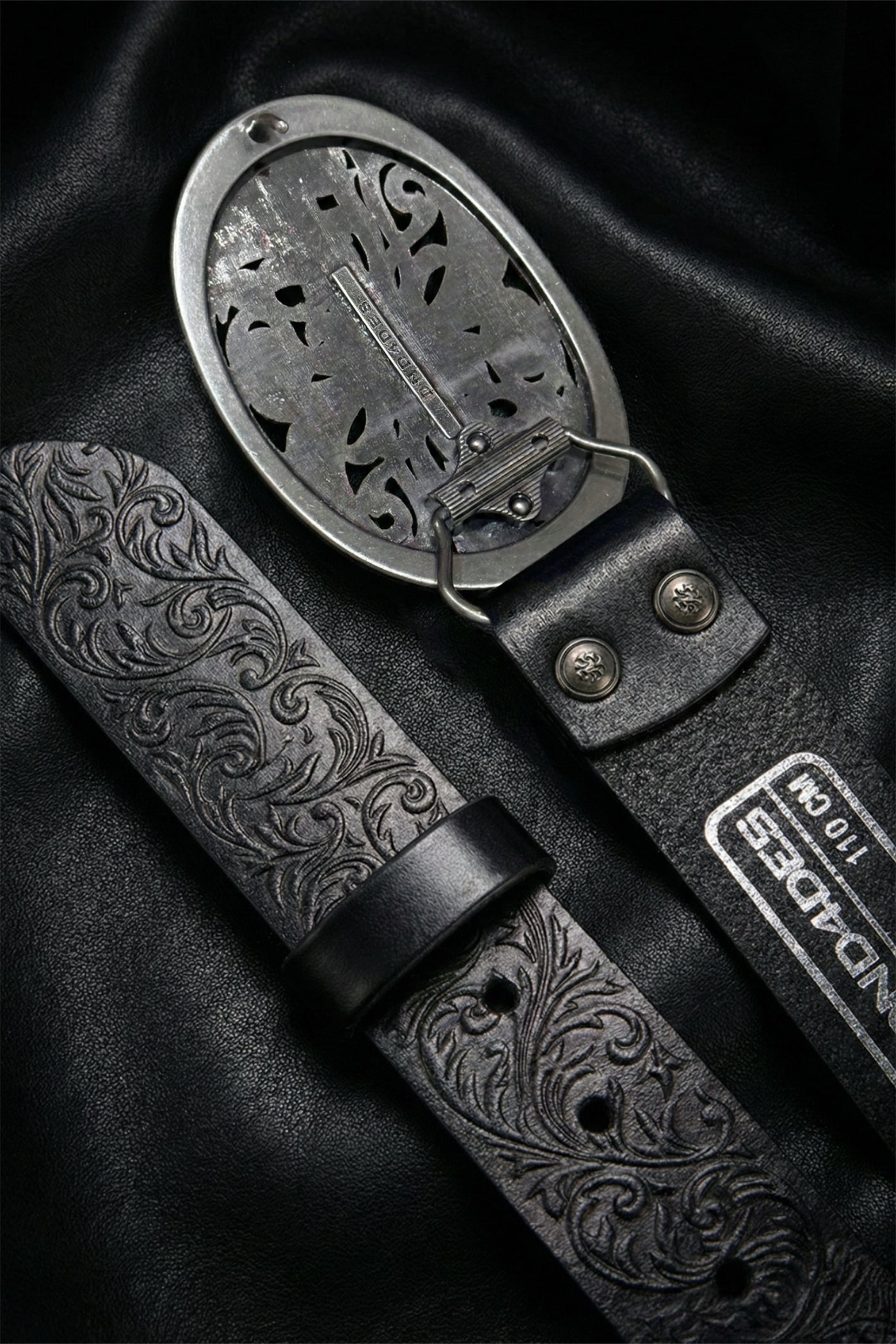 DND4DES Chrome Acanthus Carved Leather Belt