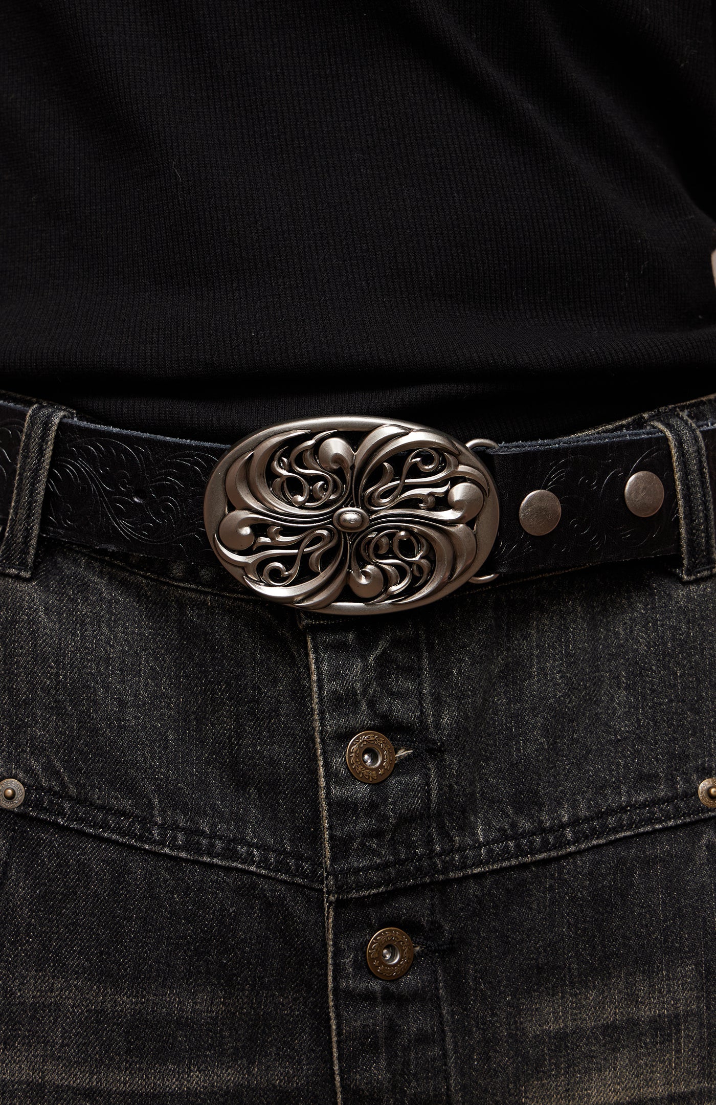 DND4DES Chrome Acanthus Carved Leather Belt