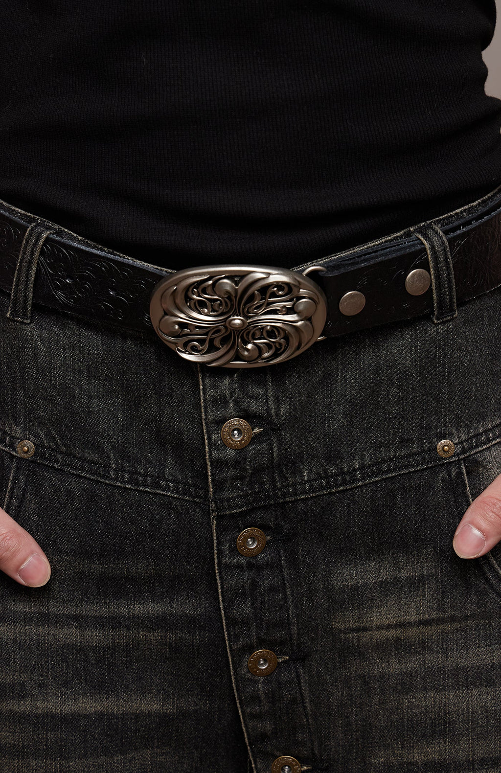 DND4DES Chrome Acanthus Carved Leather Belt